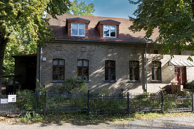 Außenansicht des Horts von der Straßenseite