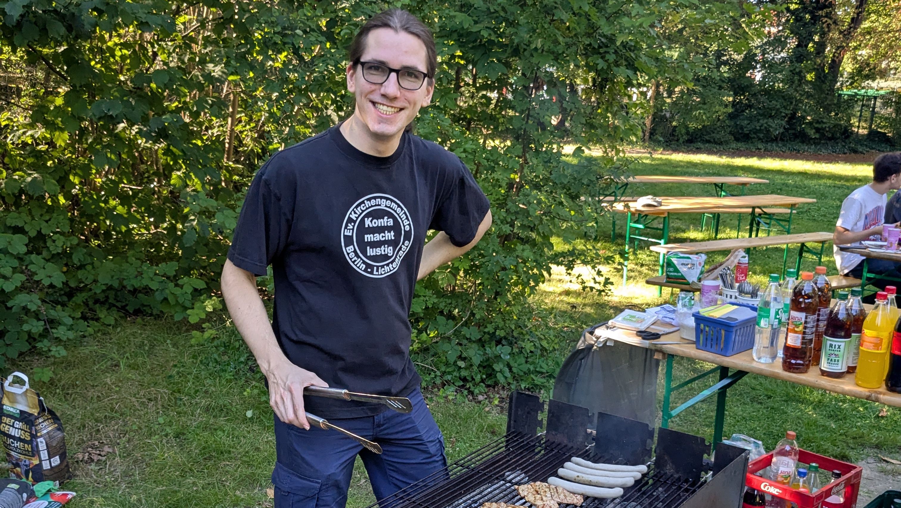 Team beim Grillen